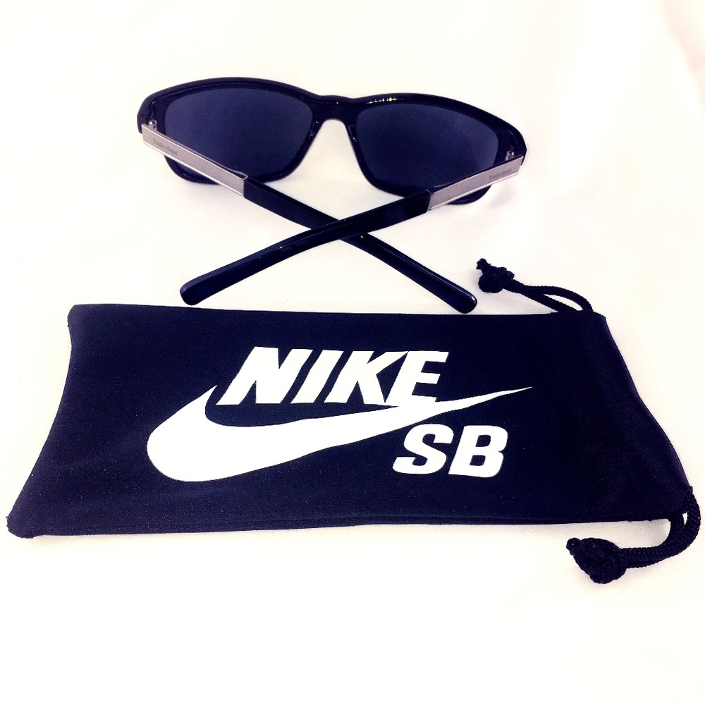 New Nike SB Microfiber Eye Sunglasses Pouch Bag
